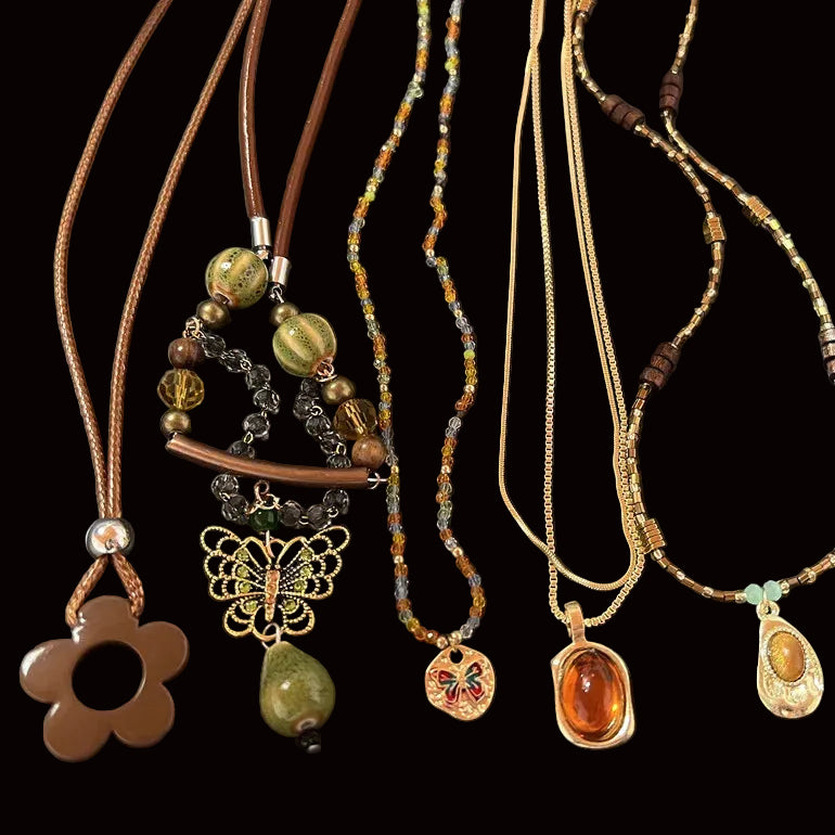 Antique Flowers Necklace