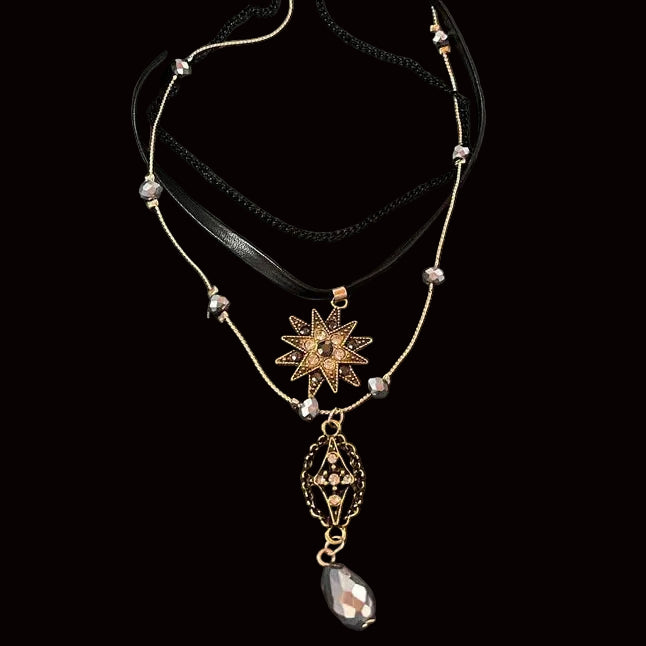 Antique Flowers Necklace